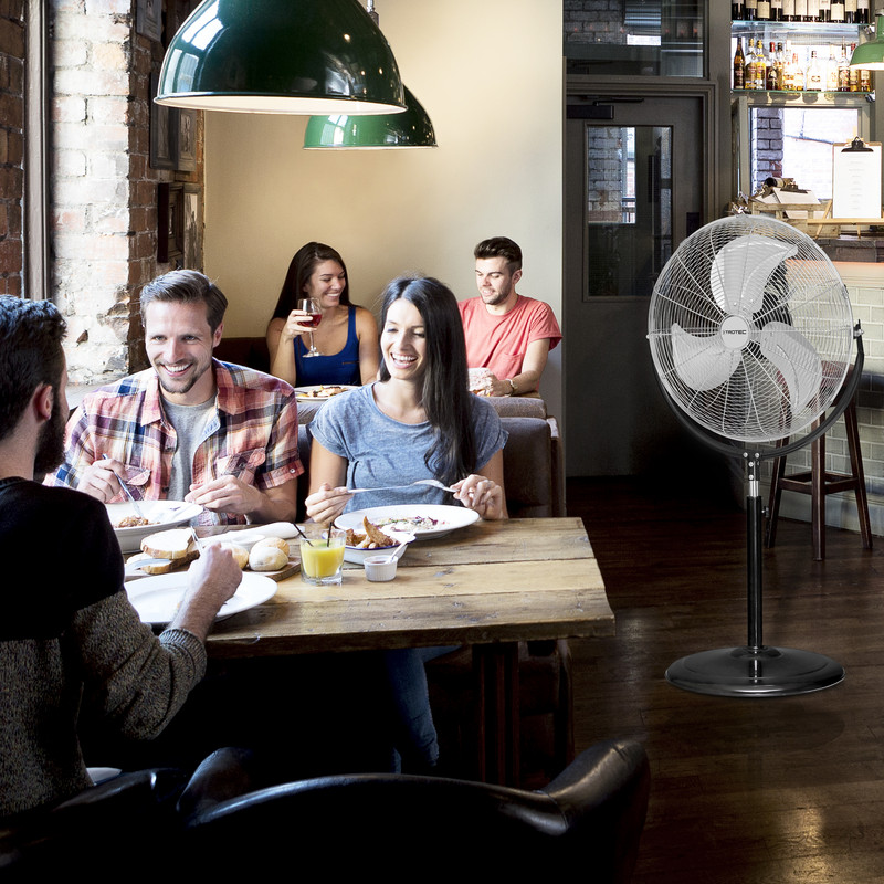 Підлоговий вентилятор TVM 18 S у кафе